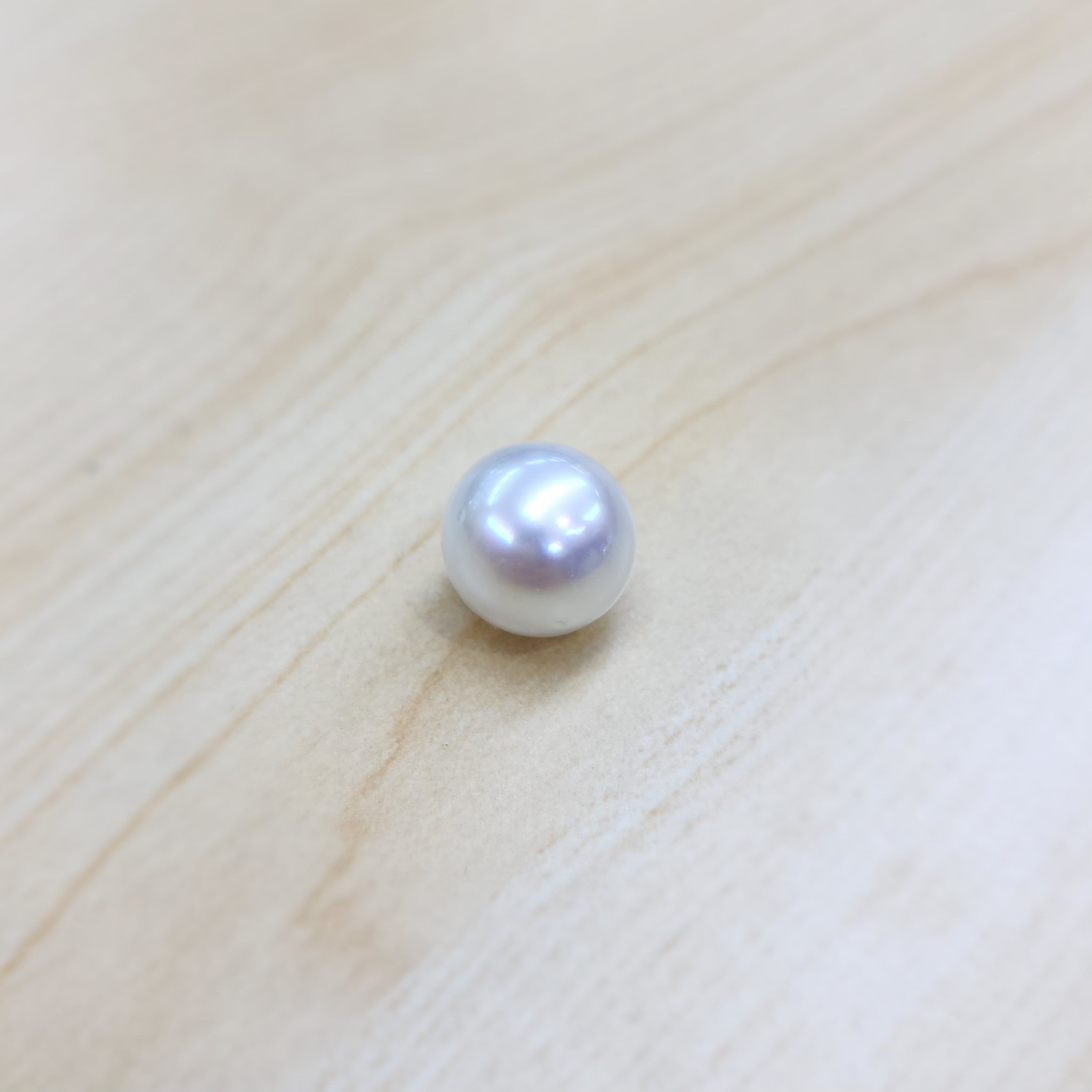 South Sea Pearl 13.7mm x 14.1mm