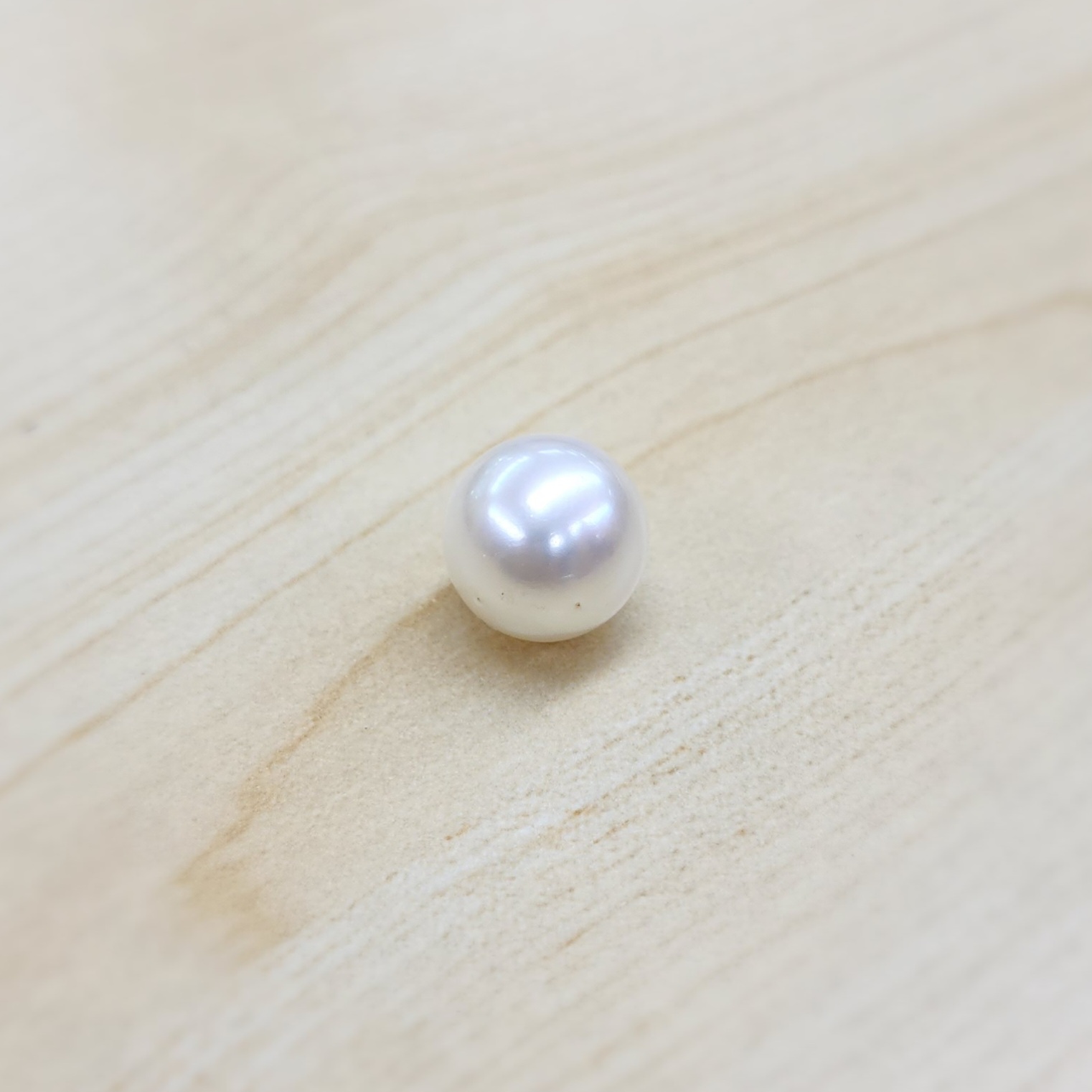 South Sea Pearl 13.4 mm x 13.7 mm
