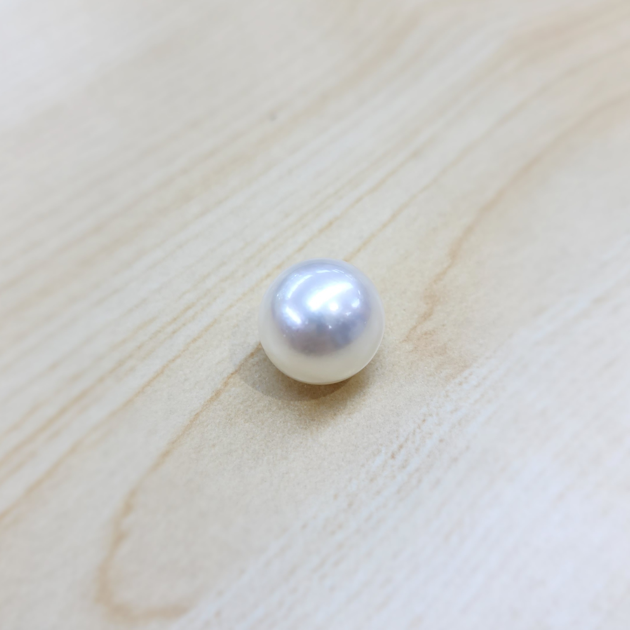 South Sea Pearl 13.7mm x 14.1mm