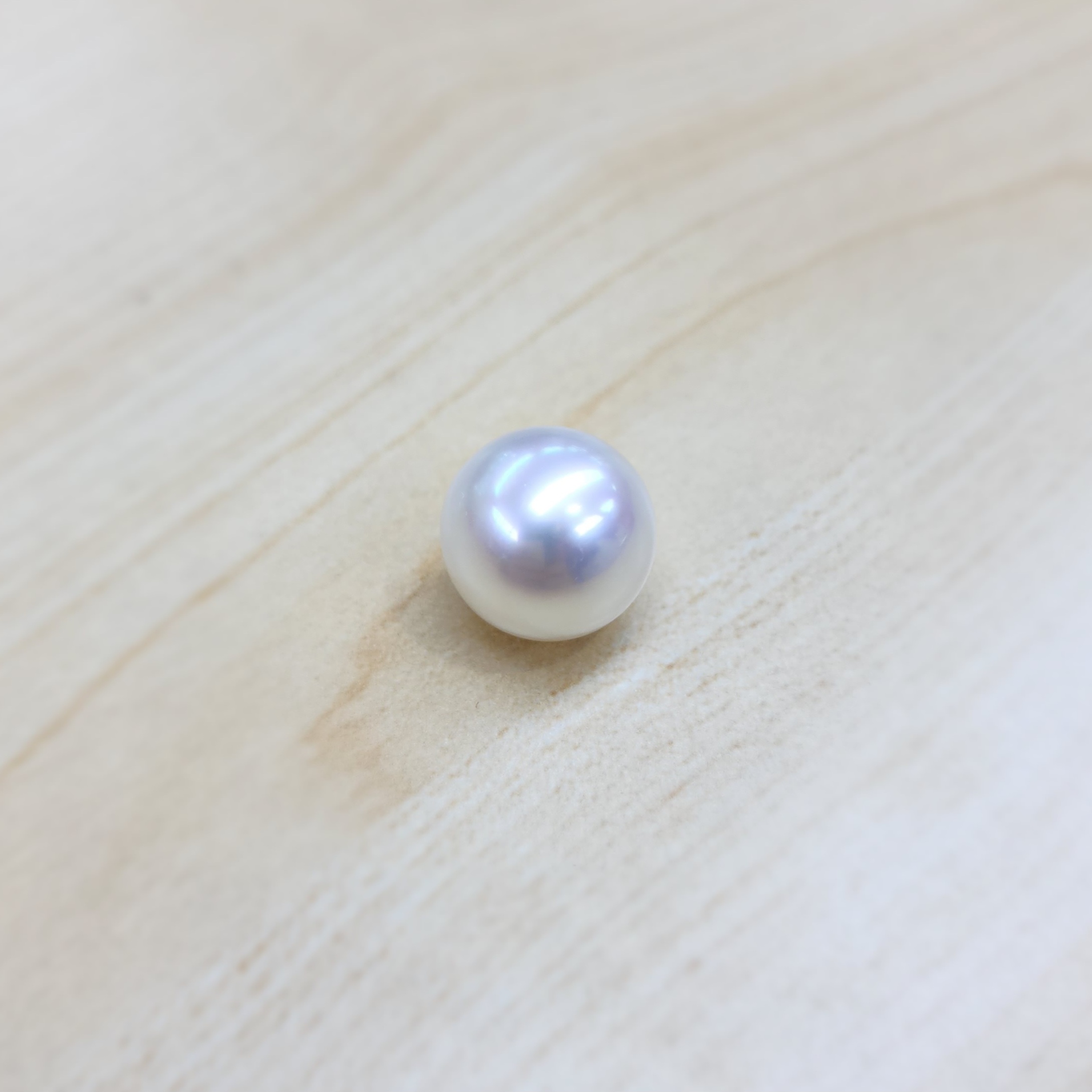 South Sea Pearl 13.9mm x 14.1mm