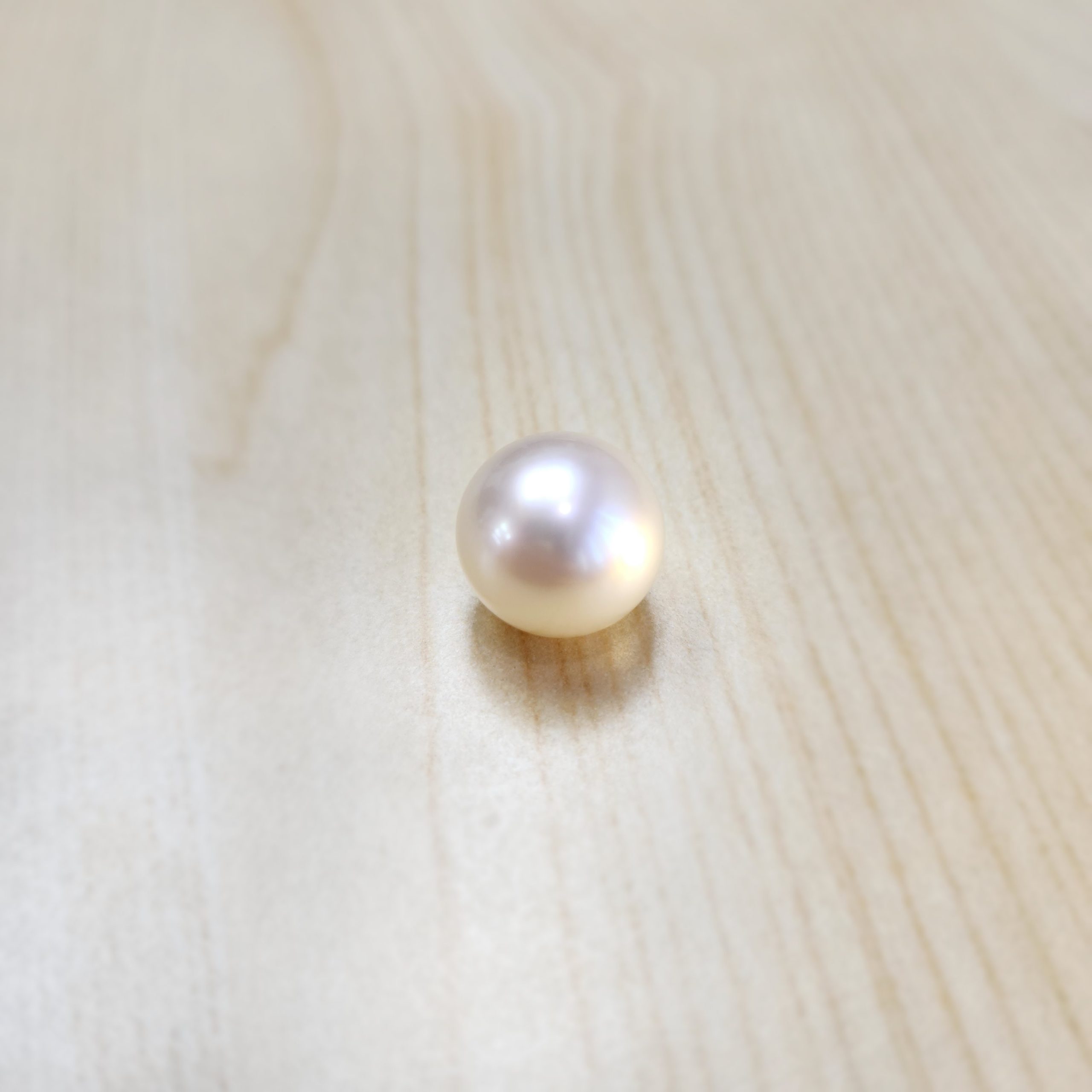 South Sea Pearl 14.1 mm x 14.4 mm